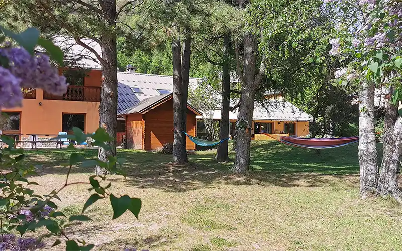 exterireur été gîte gîte de groupe vallée du Champsaur Valgaudemar Parc des Ecrins